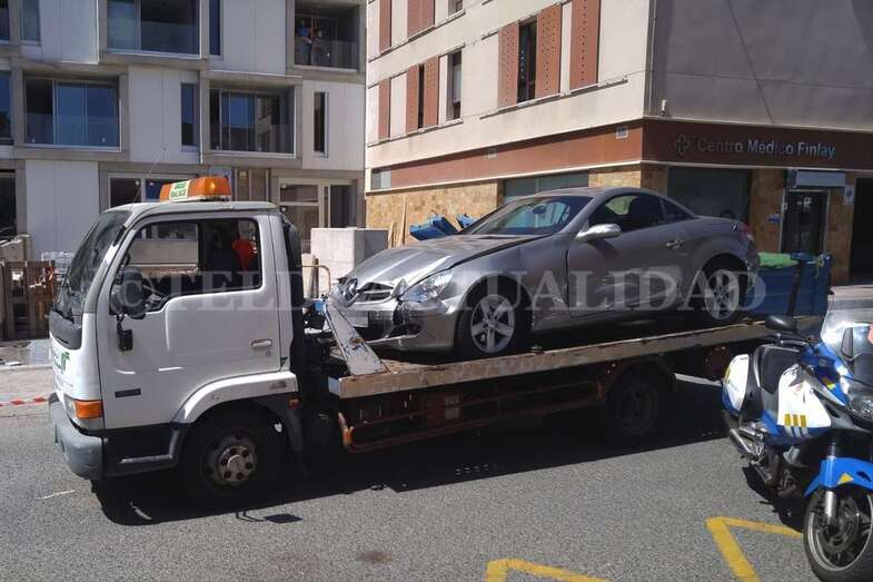 Imagen del vehículo siniestrado, un deportivo de alta gama (Foto TA)