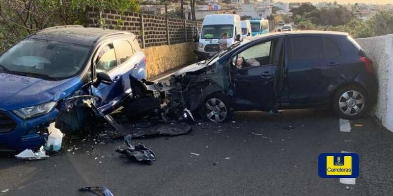 Los dos vehículos impactaron frontolateralmente (Foto TA)