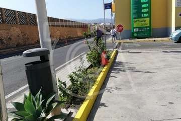 Aparatoso vuelco de un vehículo en la carretera de Telde a El Calero (Foto TA)