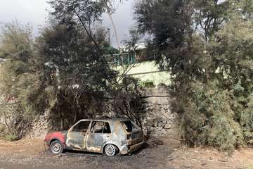 Arde un coche abandonado en el Barranco del Tundidor (Foto TA)