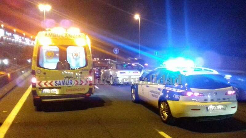 Imagen de archivo de una ambulancia del SUC en un accidente en la GC-1 (Foto TA)