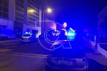 Arde un contenedor en la zona industrial de Salinetas (Foto TA)