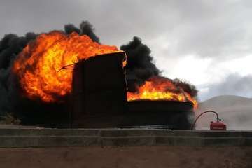 Los bomberos de la capital se adiestran en Telde (Foto TA)