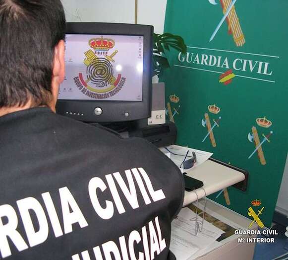 Imagen de archivo de un agente de la Guardia Civil (Foto TA)