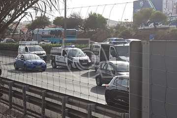Vuelca un vehículo en la GC-1 frente al Parque Empresarial de Melenara (Foto TA)