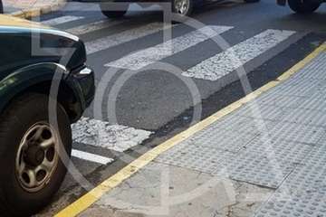 Los bomberos han vuelto esta mañana a actuar por la salida de humo de la vivienda (Foto TA)