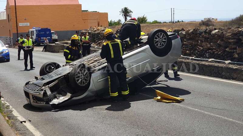 Imagen de archivo de un aparatoso accidente en la carretera de El Calero (Foto TA)