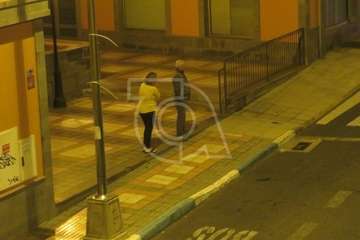 Un incendio calcina un contenedor de basura en San Juan (Foto TA)