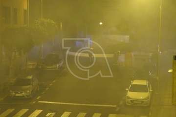 Un incendio calcina un contenedor de basura en San Juan (Foto TA)