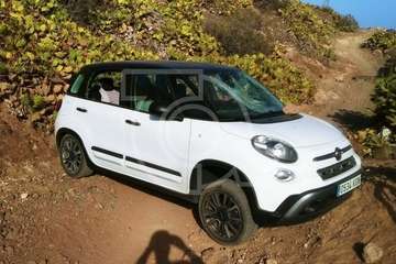 Extraño hallazgo de un vehículo abandonado en Tufia (Foto TA)