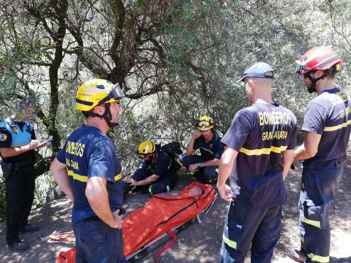 Imagen de archivo del rescate de una senderista que había sufrido una caída en Los Cernícalos (Foto TA)
