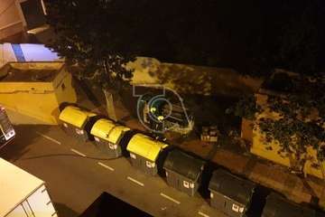 Incendio intencionado de un contenedor en la calle de Juan Negrín de Los Llanos de Telde (Foto TA)