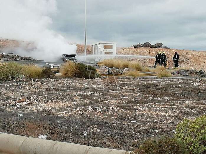 Los bomberos sofocaron el incendio (Foto TA)