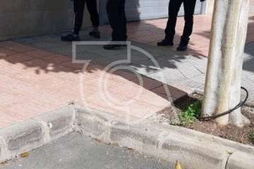 Un turismo se precipita por un terraplén tras una persecución de la Policía Local de Telde (Foto TA)