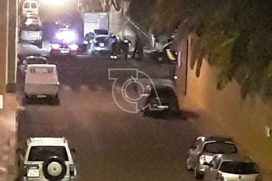 El suceso ocurrió en la calle de Velarde, en Las Huesas (Foto TA)