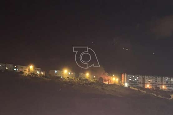 Incendio de cuatro vehículos en Jinámar (Foto TA)