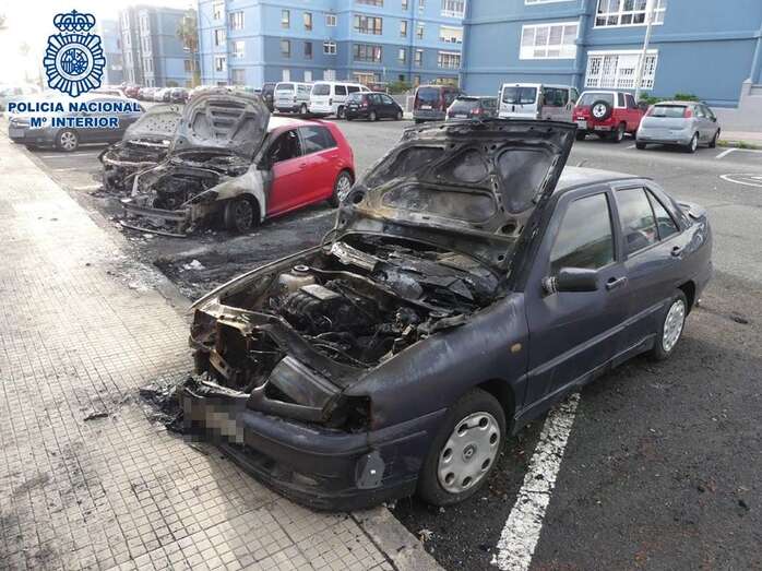 Estado en que quedaron algunos vehículos (Foto TA)