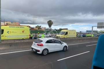 Aparatoso accidente en la GC-1, a la altura de La Pardilla, en dirección sur (Foto TA)