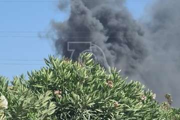 Incendio en la nave industrial de Martínez Cano en El Goro (Foto TA)