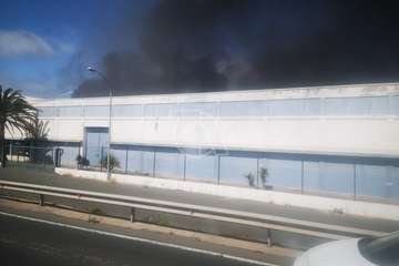 Incendio en la nave industrial de Martínez Cano en El Goro (Foto TA)