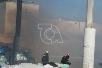 Incendio en la nave industrial de Martínez Cano en El Goro (Foto TA)