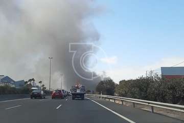 Incendio en la nave industrial de Martínez Cano en El Goro (Foto TA)