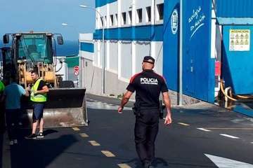 Incendio en la nave industrial de Martínez Cano en El Goro (Foto C7)