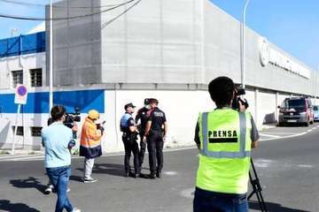 Incendio en la nave industrial de Martínez Cano en El Goro (Foto C7)