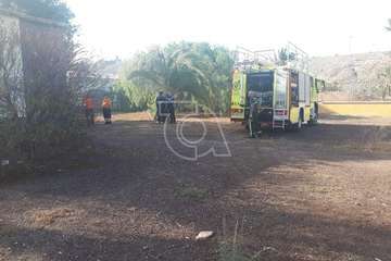 Incendio en un inmueble del Parque de la Mil Palmeras de Jinámar (Foto TA)