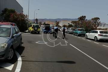 Bomberos acuden a sofocar un incendio en una nave industrial de Salinetas/TA.