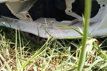 Un turismo cae por el canal del barranquillo de Ojos de Garza/TA.