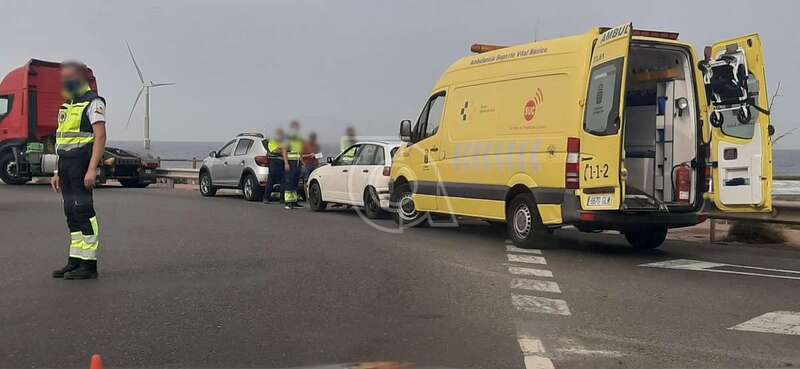 Una dotación del SUC en el lugar del suceso/TA.