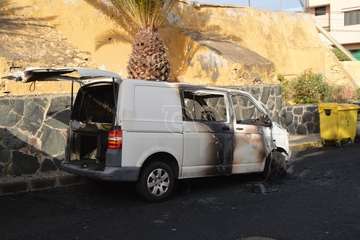 La Policía Nacional abre una investigación sobre el incendio de dos coches en Lomo Bristol/TA.