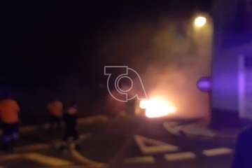 Quema de contenedores en La Herradura y vehículo quemado en el parquin de Arnao/TA.