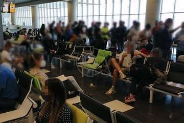 Los pasajeros de un vuelo Gando-Málaga, obligados a desembarcar por un