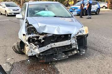  Vuelco de un vehículo en una colisión en el Valle de Jinámar/PLGC.