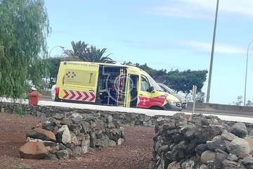 Un joven motorista se lesiona en una caída en la GC-1, a la altura de la entrada a Telde/TA.