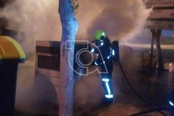 Las llamas dañan de madrugada a dos contenedores de La Barranquera (Telde)/TA.