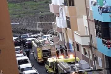 Arde una cocina en la azotea de un inmueble de El Caracol Bajo (Telde)/TA.