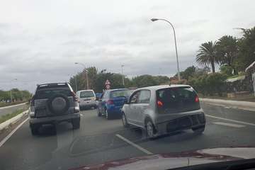 Un accidente agrava la densidad de tráfico en la GC-1 y en los accesos desde la Avenida del Cabildo/TA.