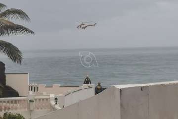 Un helicóptero del GES rescata a un surfista en apuros en aguas de Telde/TA.