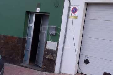 Farola caída esta tarde en El Ejido/TA.