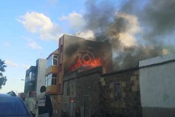 Incendio en un antiguo inmueble de dos plantas en San Antonio-Telde/TA.