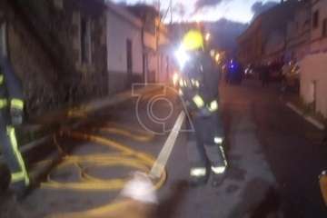 Incendio en un antiguo inmueble de dos plantas en San Antonio-Telde/TA.
