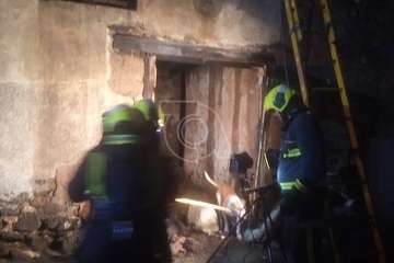 Incendio en un antiguo inmueble de dos plantas en San Antonio-Telde/TA.