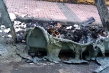 Los pirómanos vuelven a quemar contenedores en El Caracol de madrugada/TA.