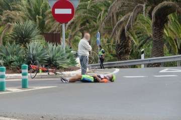 Atropellan a un ciclista en la rotonda de Los Pajaritos/TA.