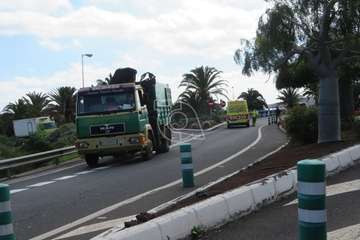 Atropellan a un ciclista en la rotonda de Los Pajaritos/TA.