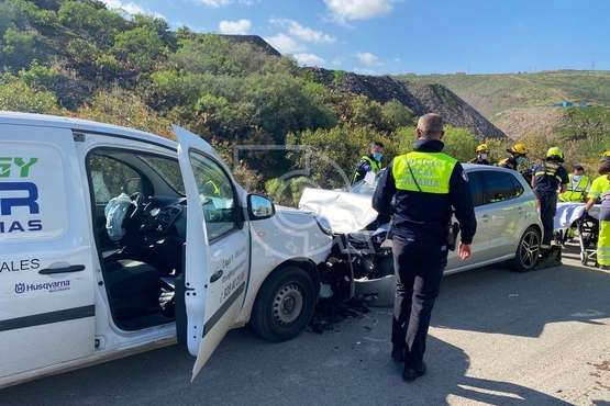 Dos personas heridas en una colisión frontal en una vía de Telde/TA.