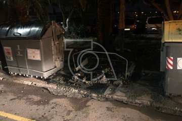 Quema intencionada de contenedores en varios puntos del Valle de Jinámar/TA.